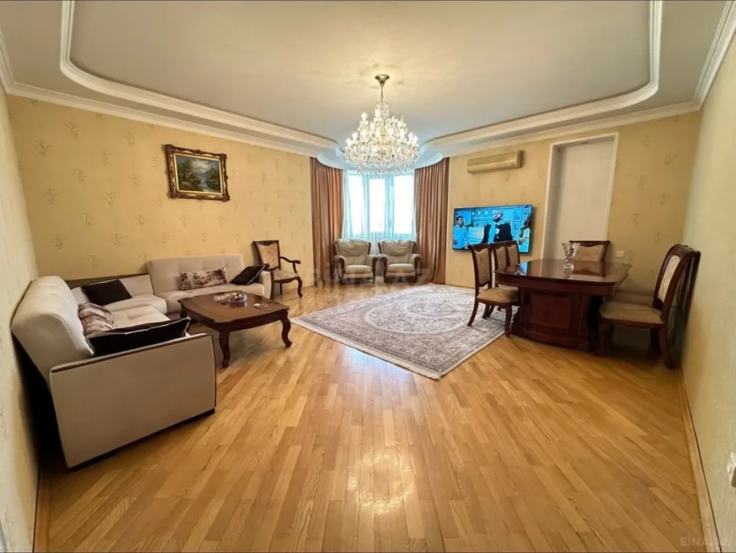 Satılır 3 otaqlı mənzil 125 m²