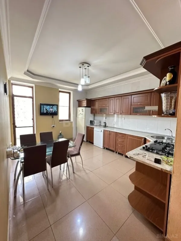 Satılır 3 otaqlı mənzil 125 m²