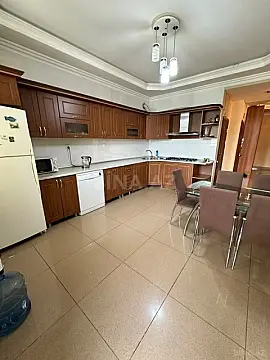 Satılır 3 otaqlı mənzil 125 m²