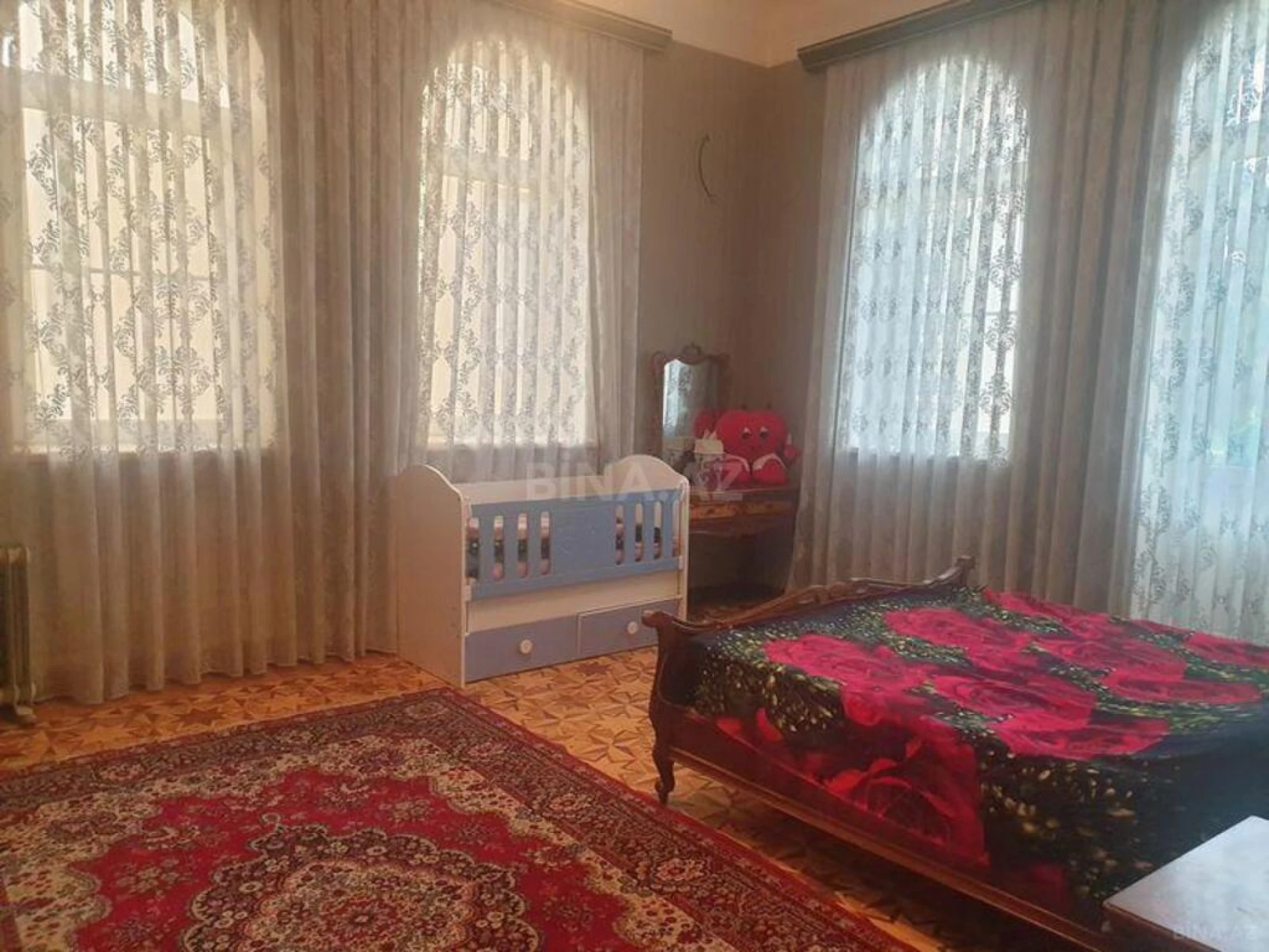 Satılır 6 otaqlı həyət evi 632 m²