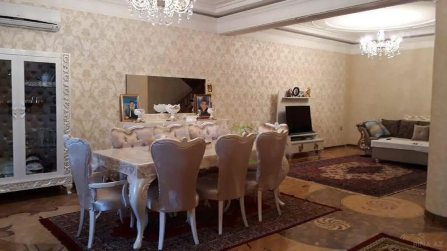 Satılır 6 otaqlı həyət evi 632 m²
