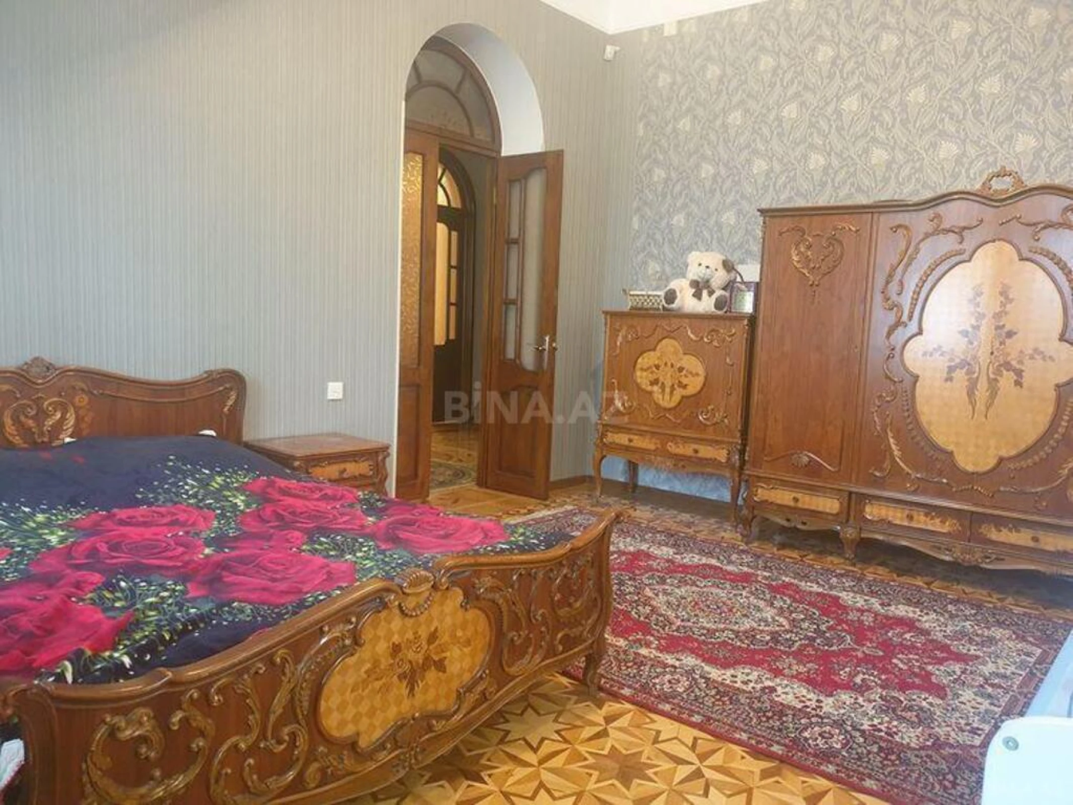 Satılır 6 otaqlı həyət evi 632 m²