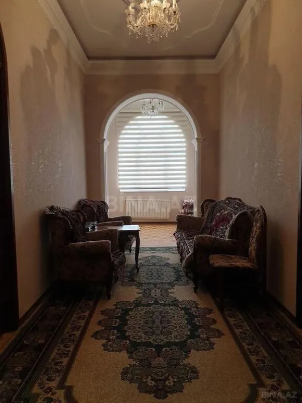 Satılır 6 otaqlı həyət evi 632 m²