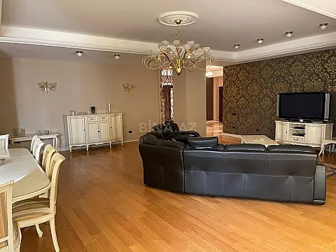 Satılır 4 otaqlı mənzil 235.5 m²
