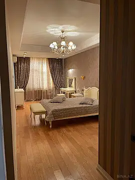 Satılır 4 otaqlı mənzil 235.5 m²