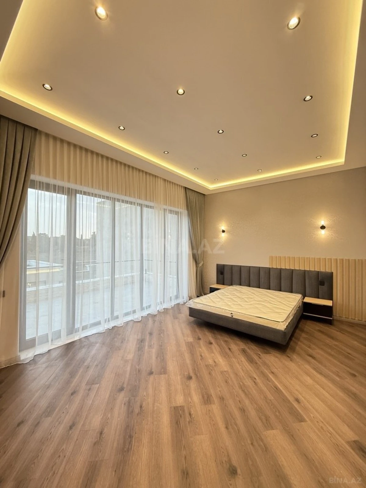 Satılır 4 otaqlı həyət evi 200 m²