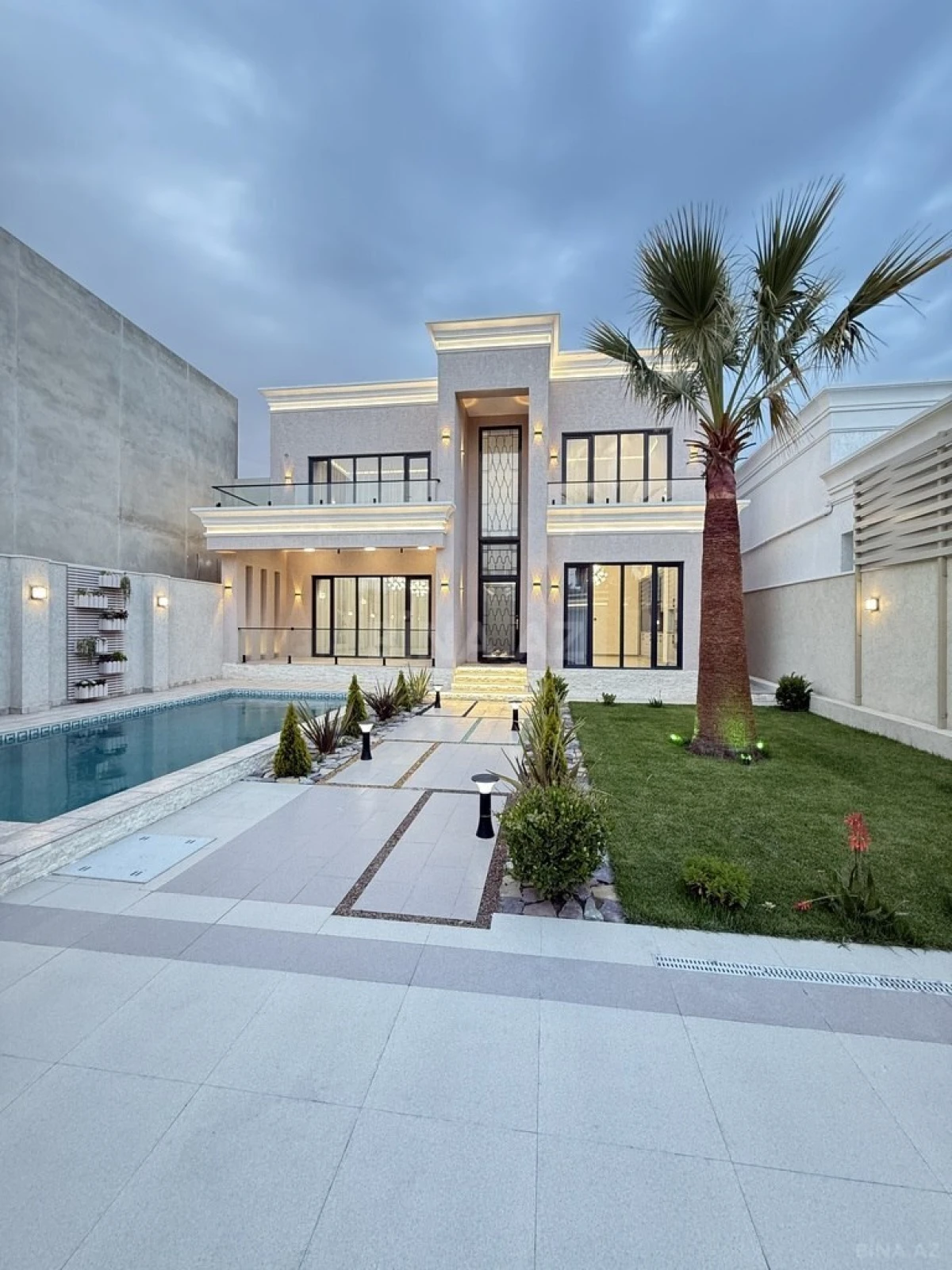 Satılır 4 otaqlı həyət evi 200 m²