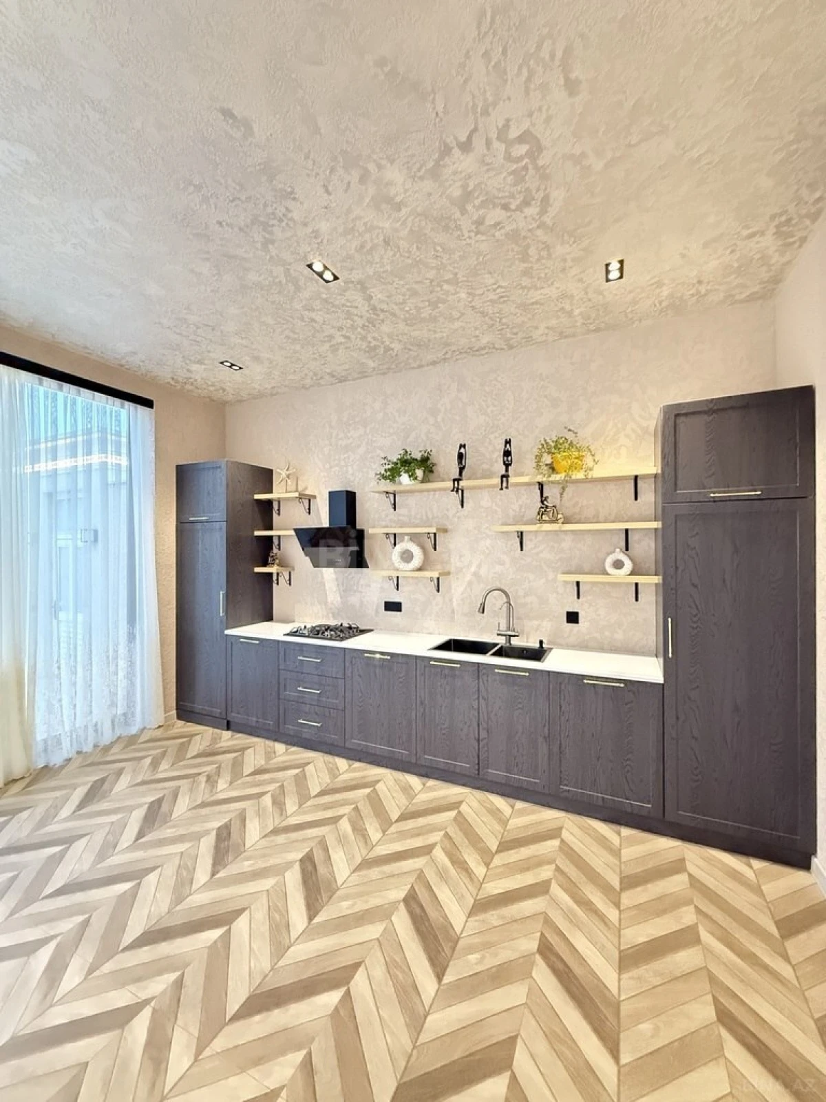 Satılır 4 otaqlı həyət evi 200 m²