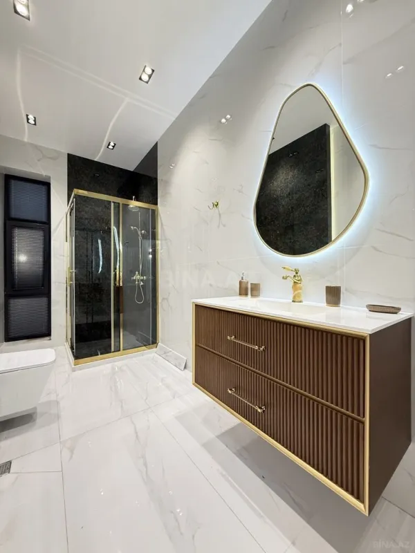 Satılır 4 otaqlı həyət evi 200 m²