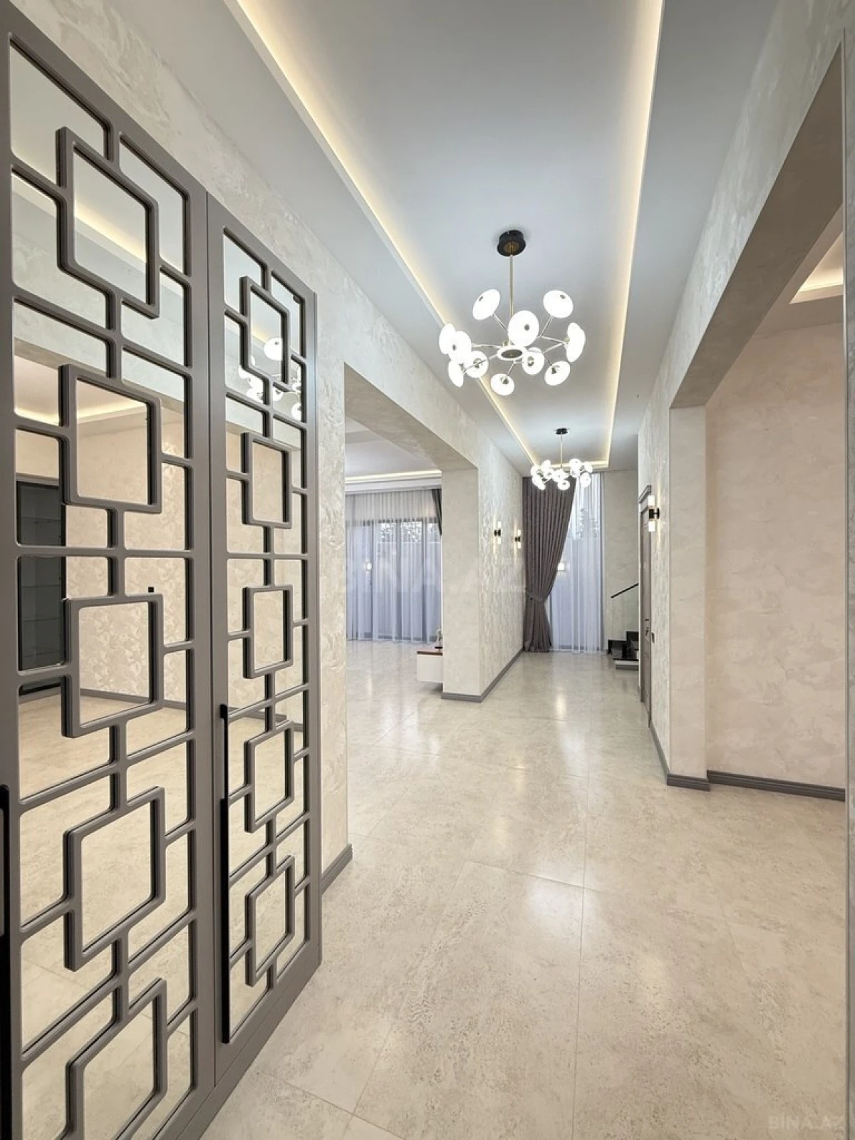 Satılır 4 otaqlı həyət evi 200 m²