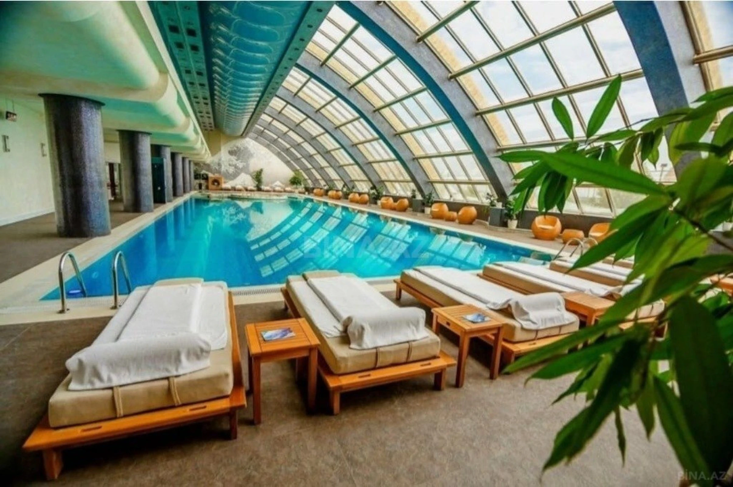 Satılır 3 otaqlı mənzil 130 m²