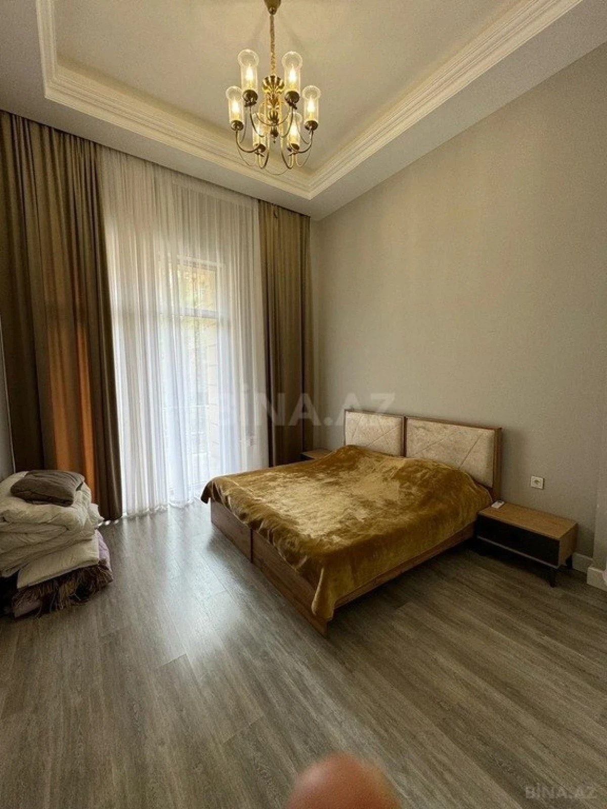 Satılır 3 otaqlı mənzil 130 m²