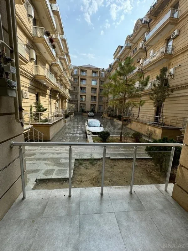 Satılır 3 otaqlı mənzil 130 m²