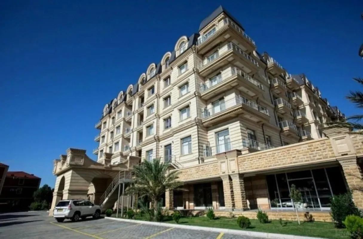 Satılır 3 otaqlı mənzil 130 m²