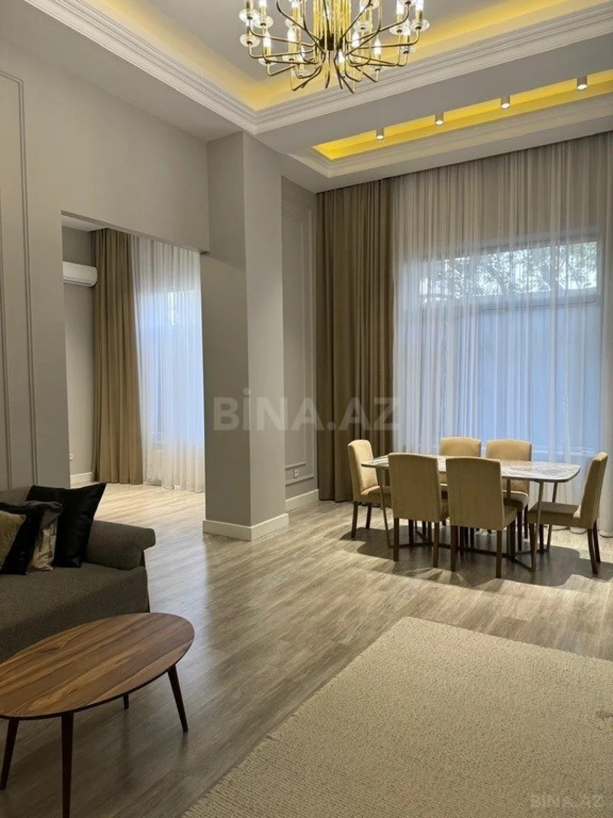 Satılır 3 otaqlı mənzil 130 m²