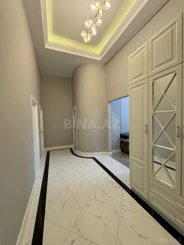 Satılır 3 otaqlı mənzil 130 m²