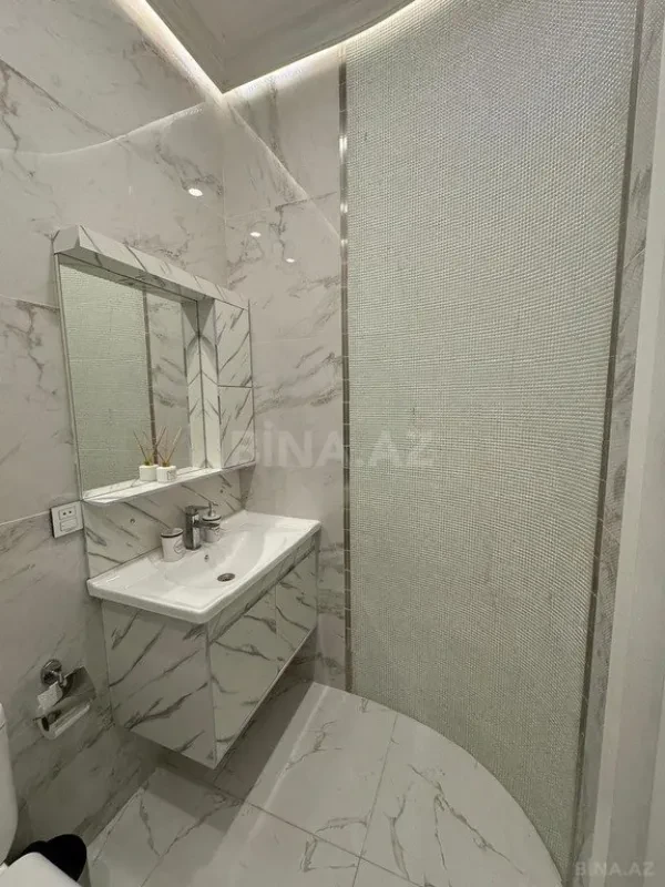 Satılır 3 otaqlı mənzil 130 m²
