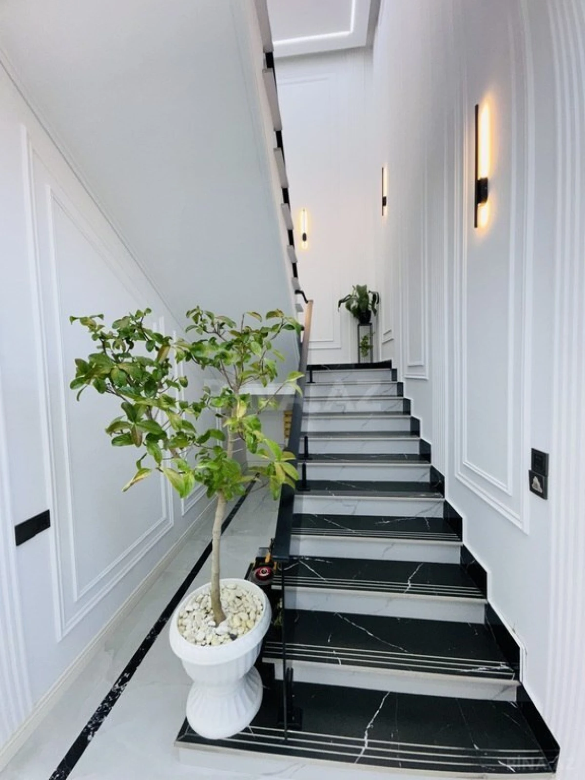 Kirayə verilir 5 otaqlı həyət evi 240 m²