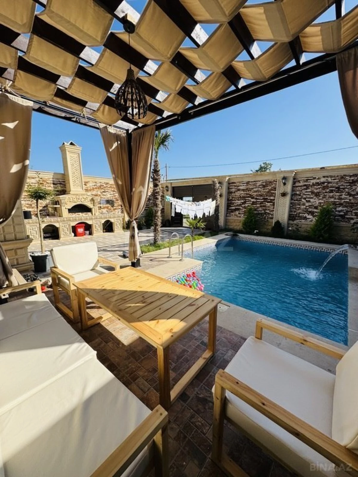 Kirayə verilir 5 otaqlı həyət evi 240 m²