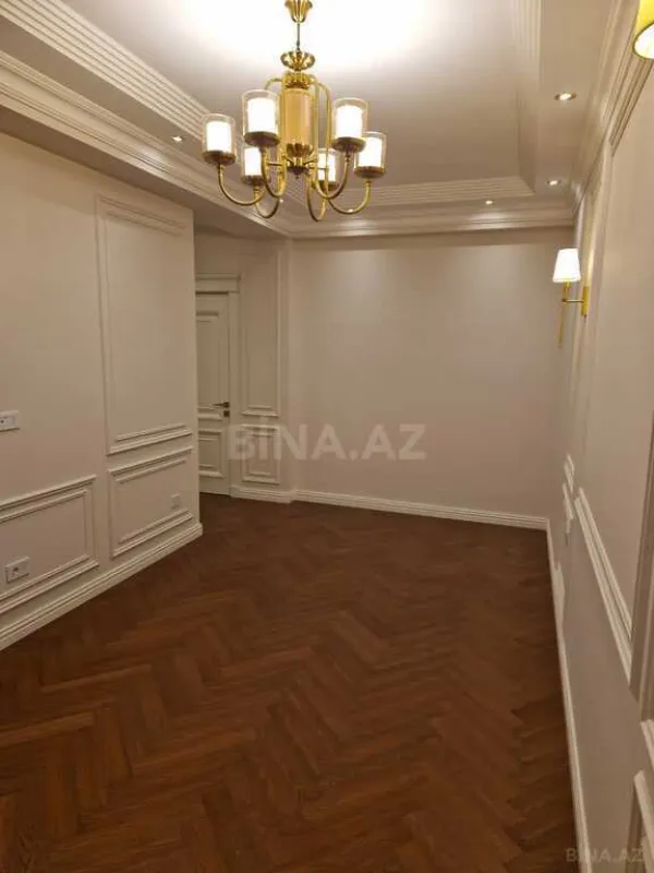 Satılır 3 otaqlı mənzil 108 m²