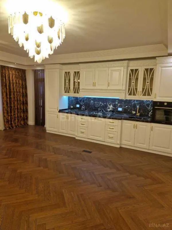 Satılır 3 otaqlı mənzil 108 m²