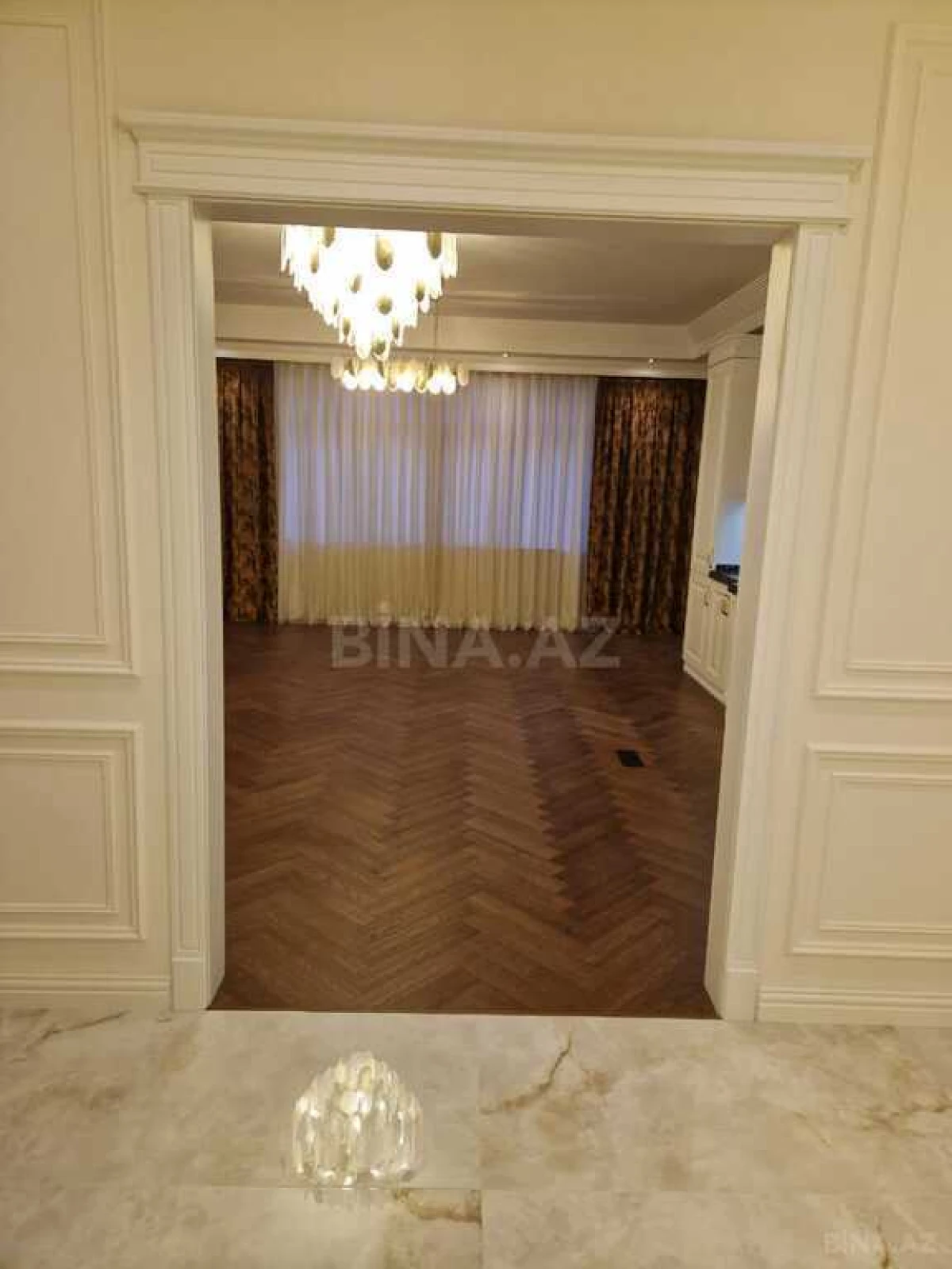 Satılır 3 otaqlı mənzil 108 m²