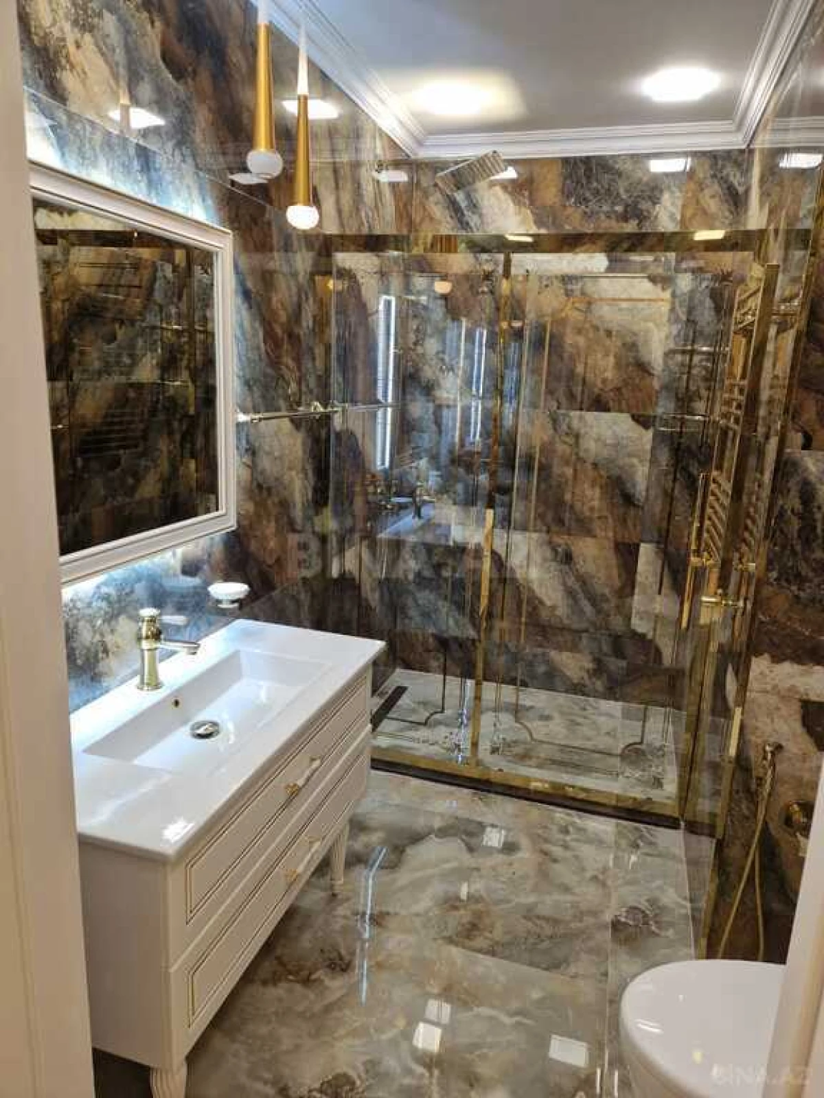 Satılır 3 otaqlı mənzil 108 m²