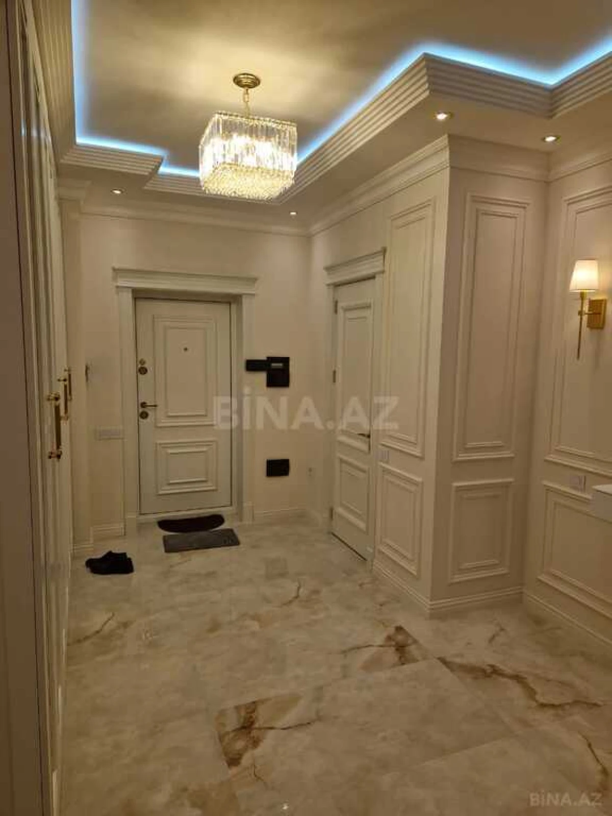 Satılır 3 otaqlı mənzil 108 m²