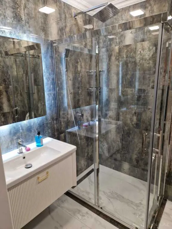 Satılır 3 otaqlı mənzil 108 m²