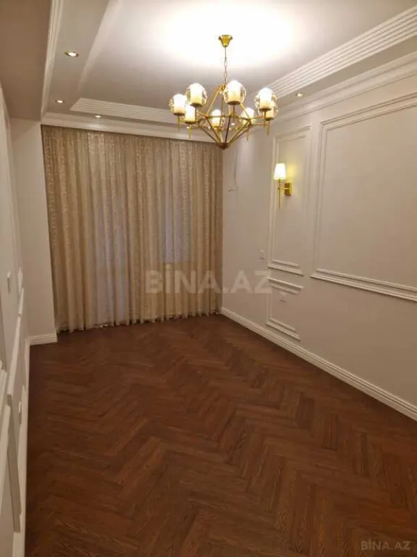 Satılır 3 otaqlı mənzil 108 m²