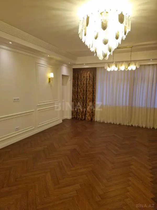 Satılır 3 otaqlı mənzil 108 m²