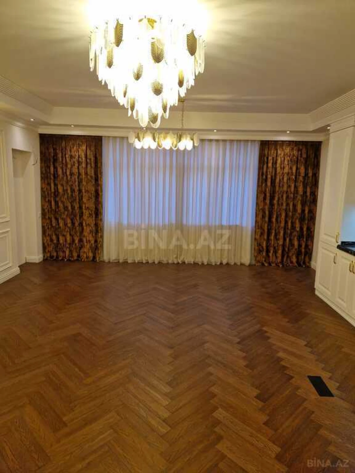 Satılır 3 otaqlı mənzil 108 m²