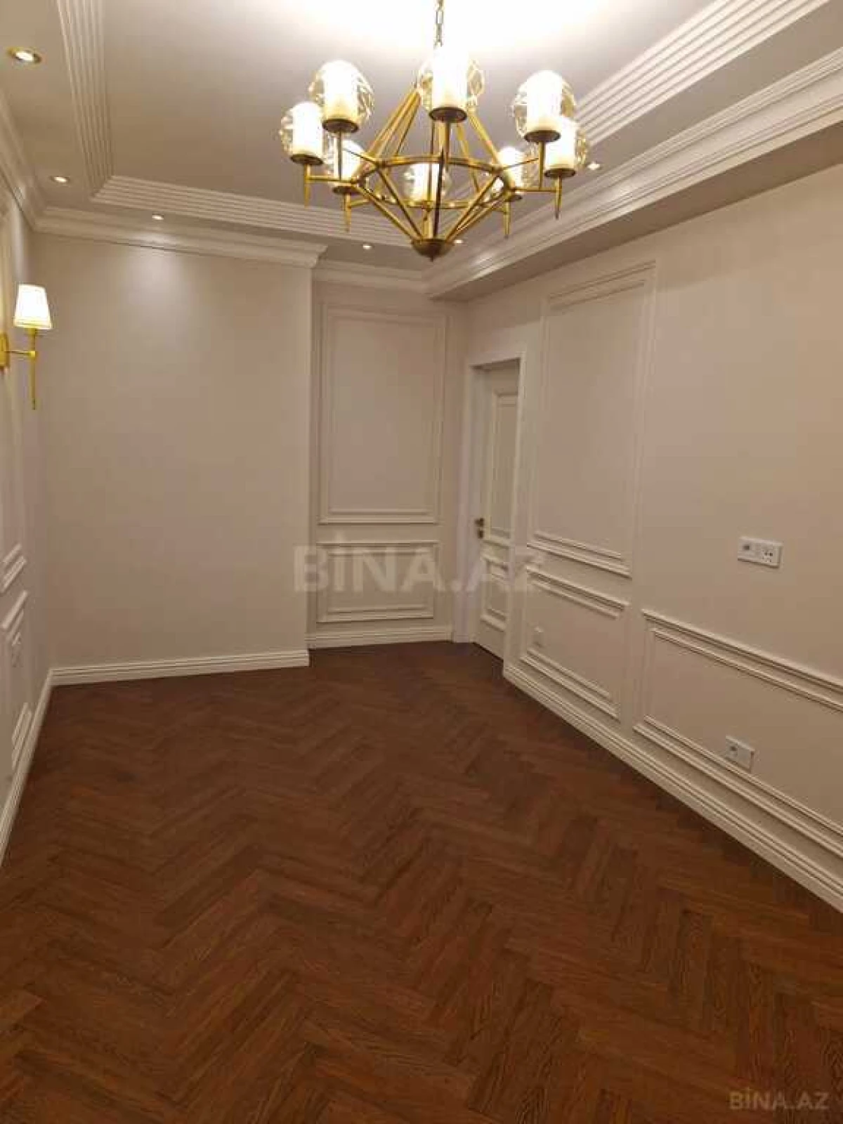 Satılır 3 otaqlı mənzil 108 m²