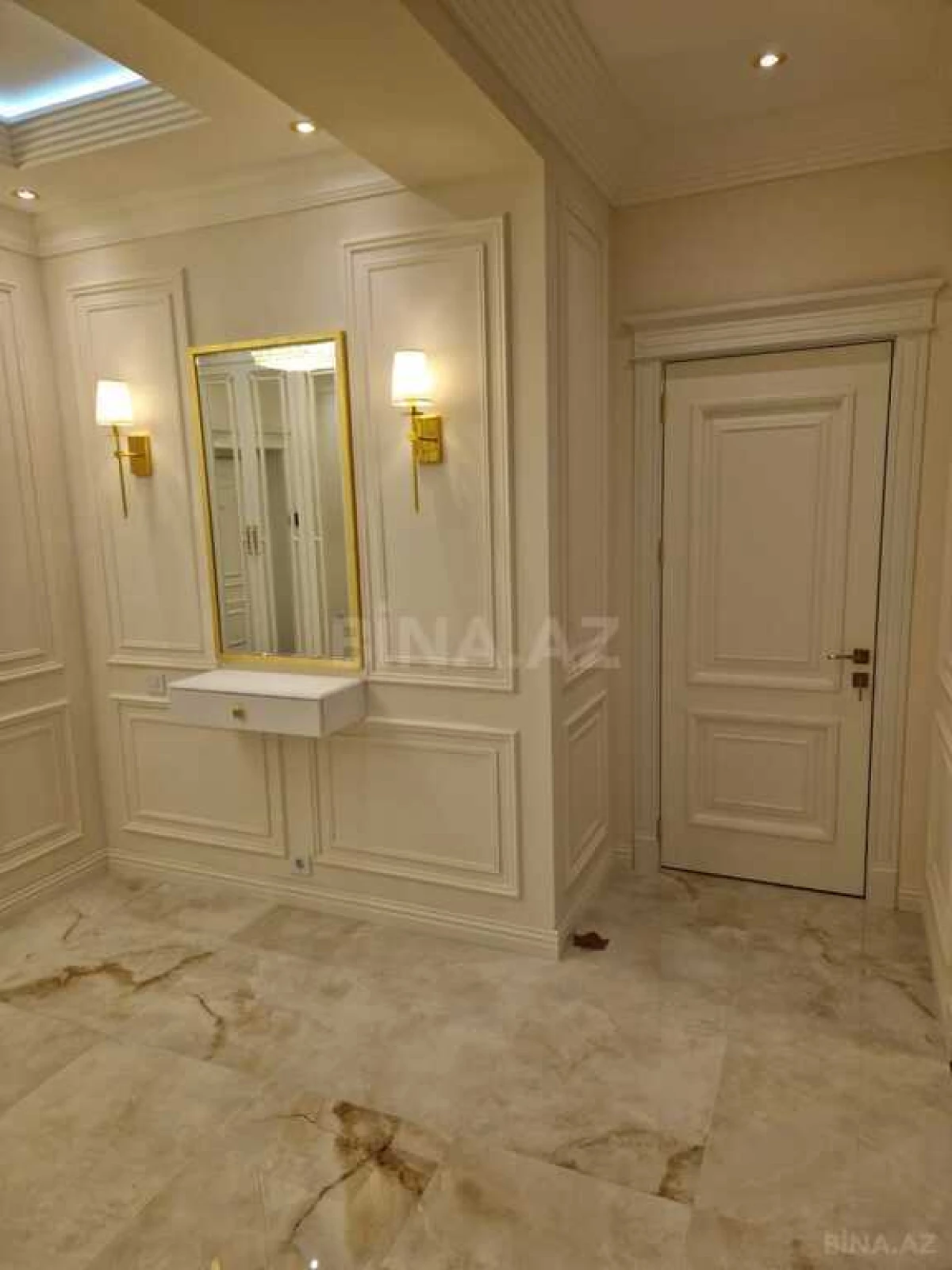 Satılır 3 otaqlı mənzil 108 m²