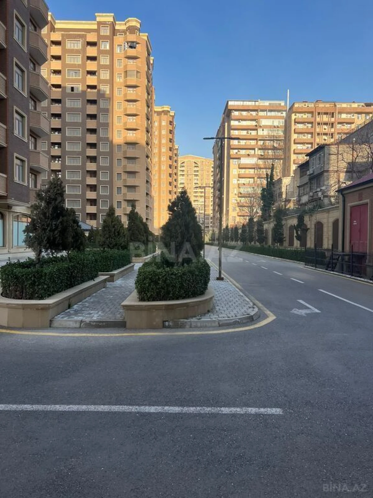 Satılır 3 otaqlı mənzil 108 m²