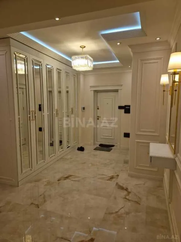 Satılır 3 otaqlı mənzil 108 m²