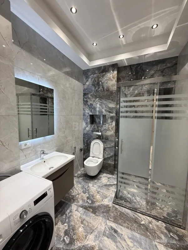 Satılır 2 otaqlı mənzil 68 m²