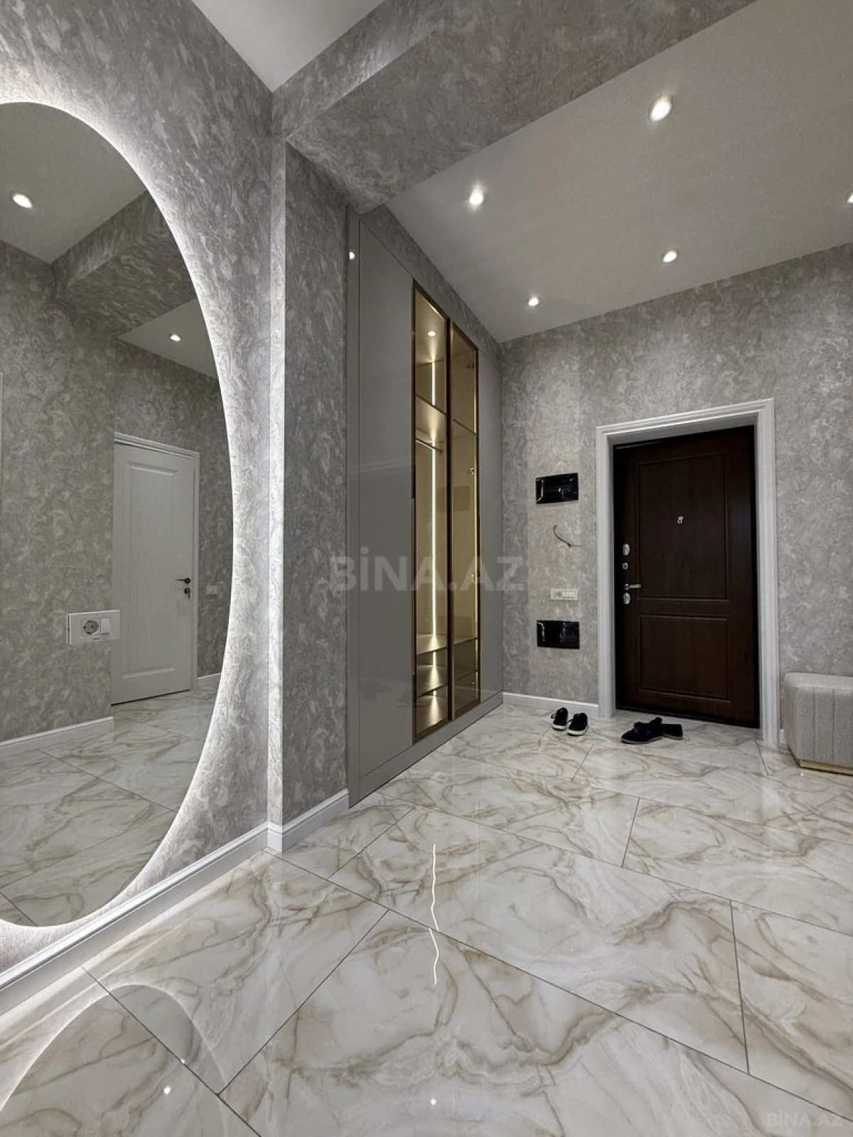 Satılır 2 otaqlı mənzil 68 m²