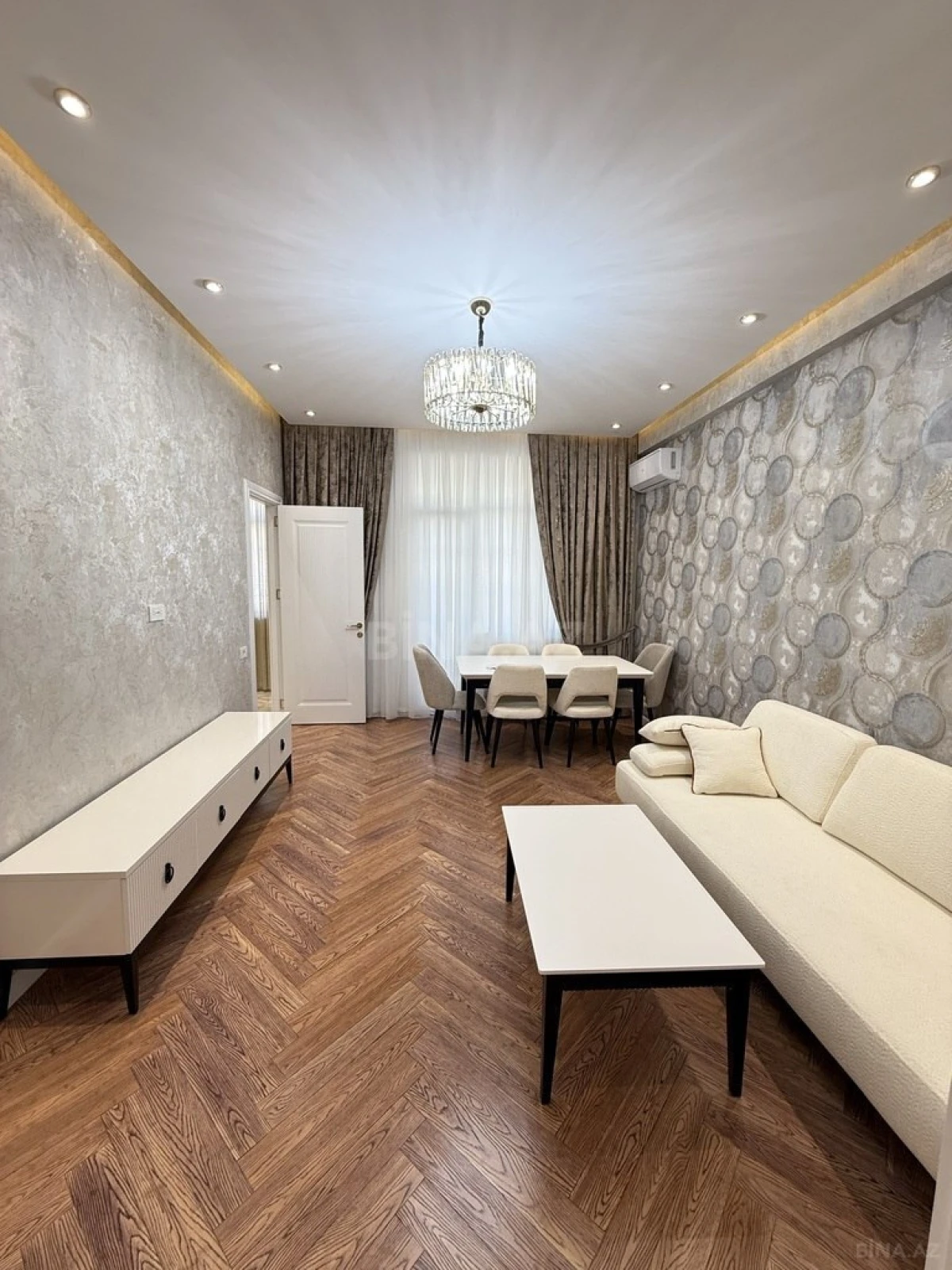 Satılır 2 otaqlı mənzil 68 m²