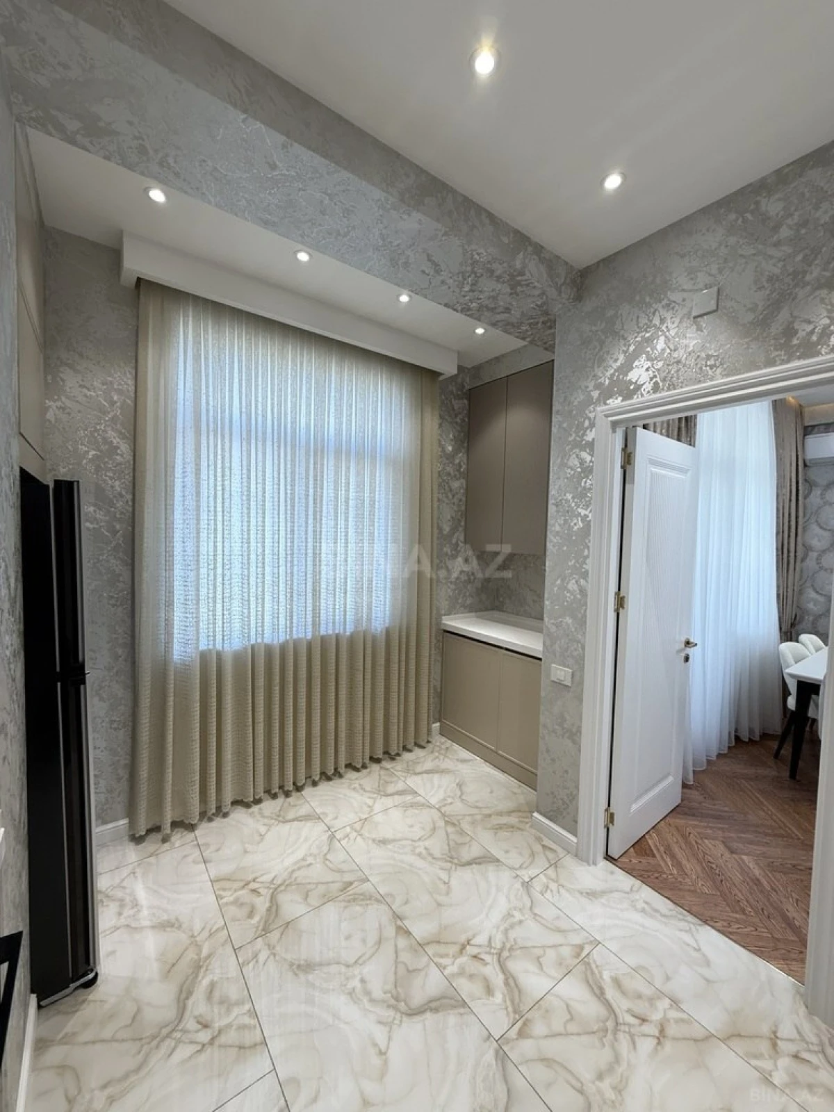 Satılır 2 otaqlı mənzil 68 m²