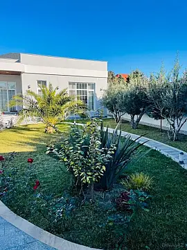 Kirayə verilir 5 otaqlı həyət evi 210 m²