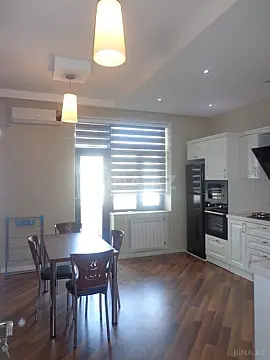 Kirayə verilir 3 otaqlı mənzil 140 m²