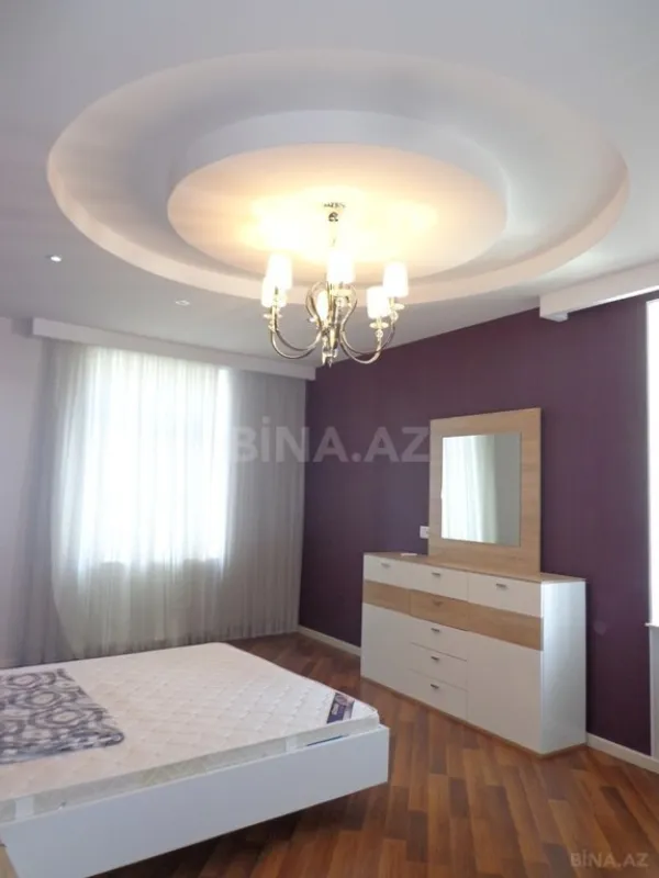 Kirayə verilir 3 otaqlı mənzil 140 m²