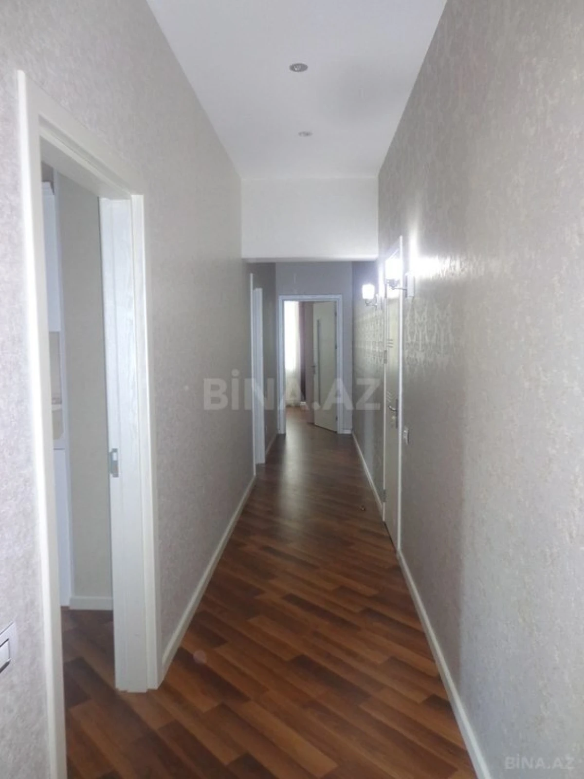 Kirayə verilir 3 otaqlı mənzil 140 m²