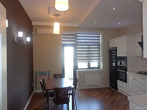 Kirayə verilir 3 otaqlı mənzil 140 m²