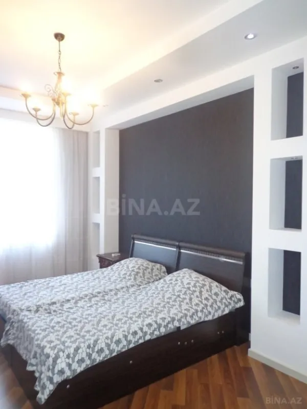 Kirayə verilir 3 otaqlı mənzil 140 m²