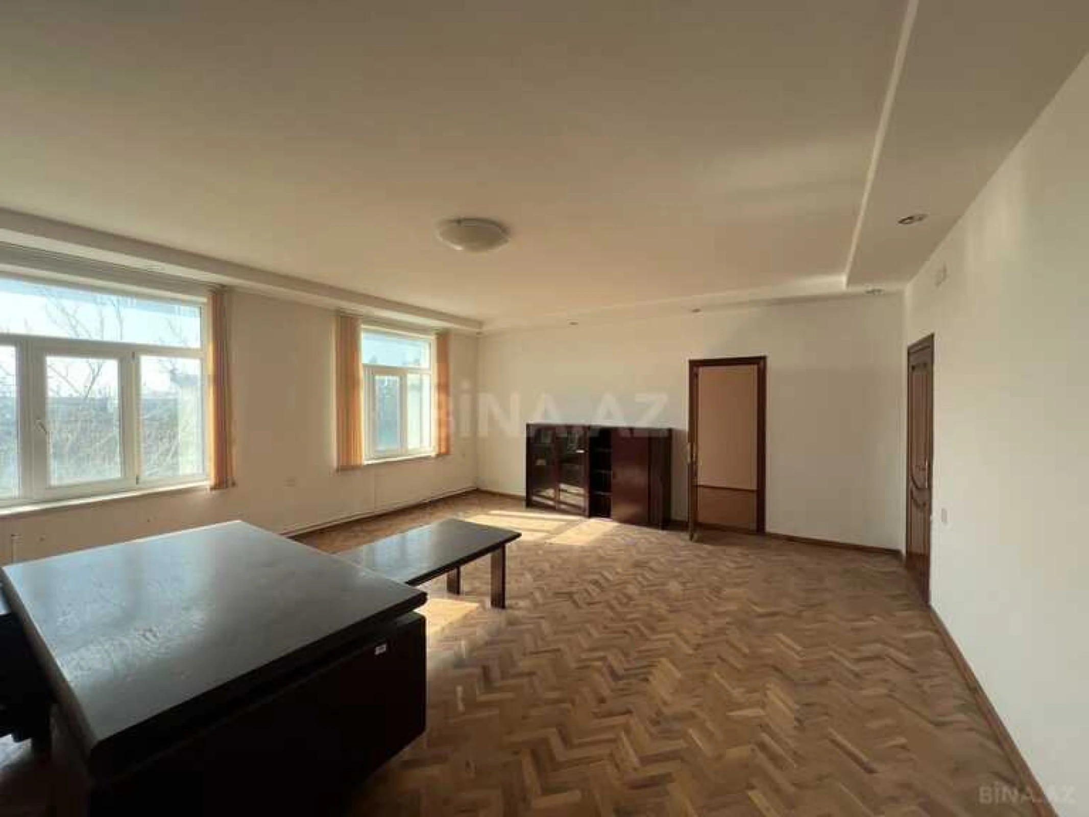 Kirayə verilir obyekt 1028 m²