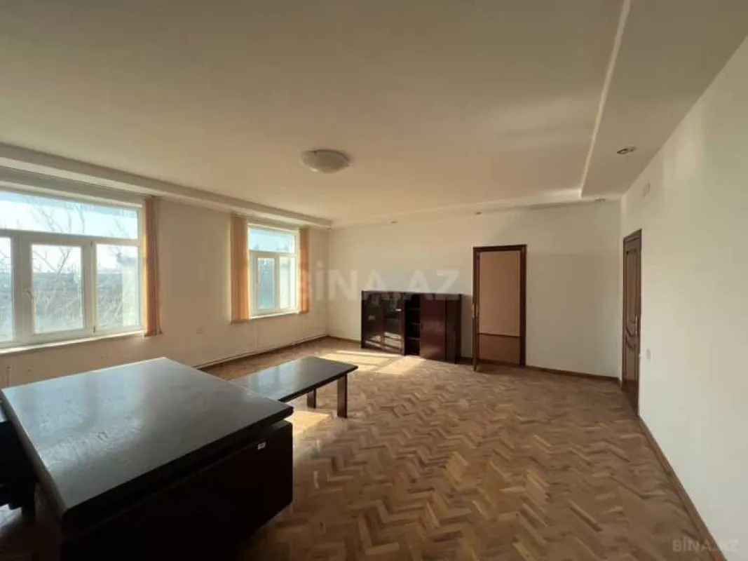 Kirayə verilir obyekt 1028 m²