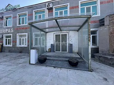 Kirayə verilir obyekt 1028 m²