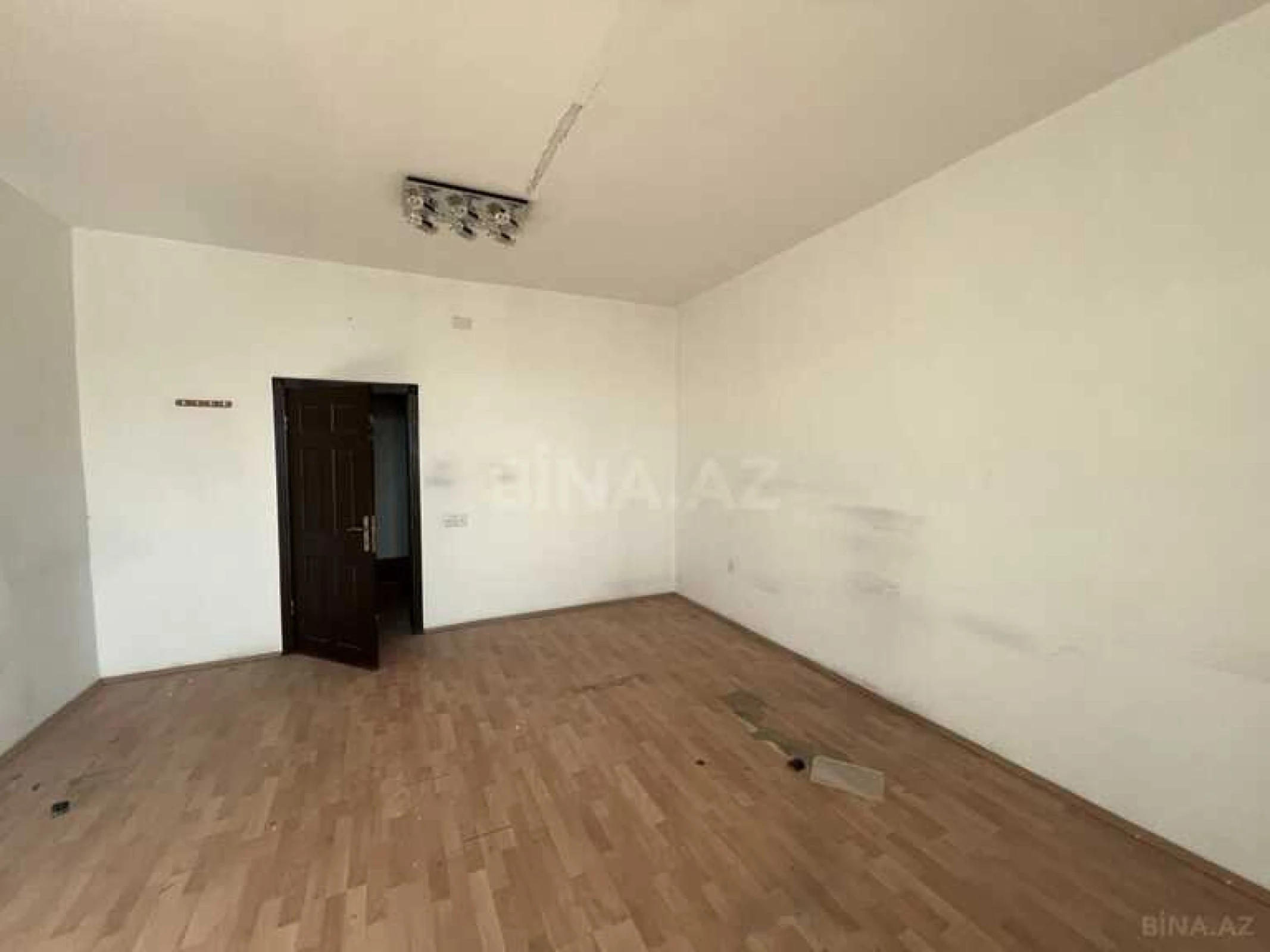 Kirayə verilir obyekt 1028 m²